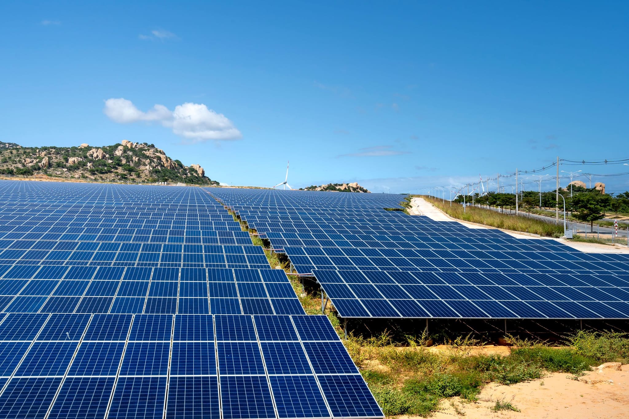 Panneaux photovoltaïques sous le soleil tunisien